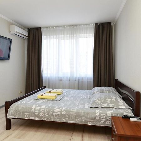 Apartament On Vasylia Lypkivskoho 24 Kijów Zewnętrze zdjęcie