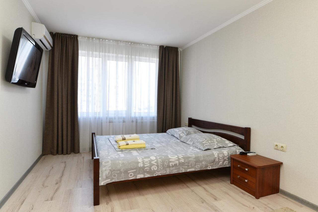 Apartament On Vasylia Lypkivskoho 24 Kijów Zewnętrze zdjęcie
